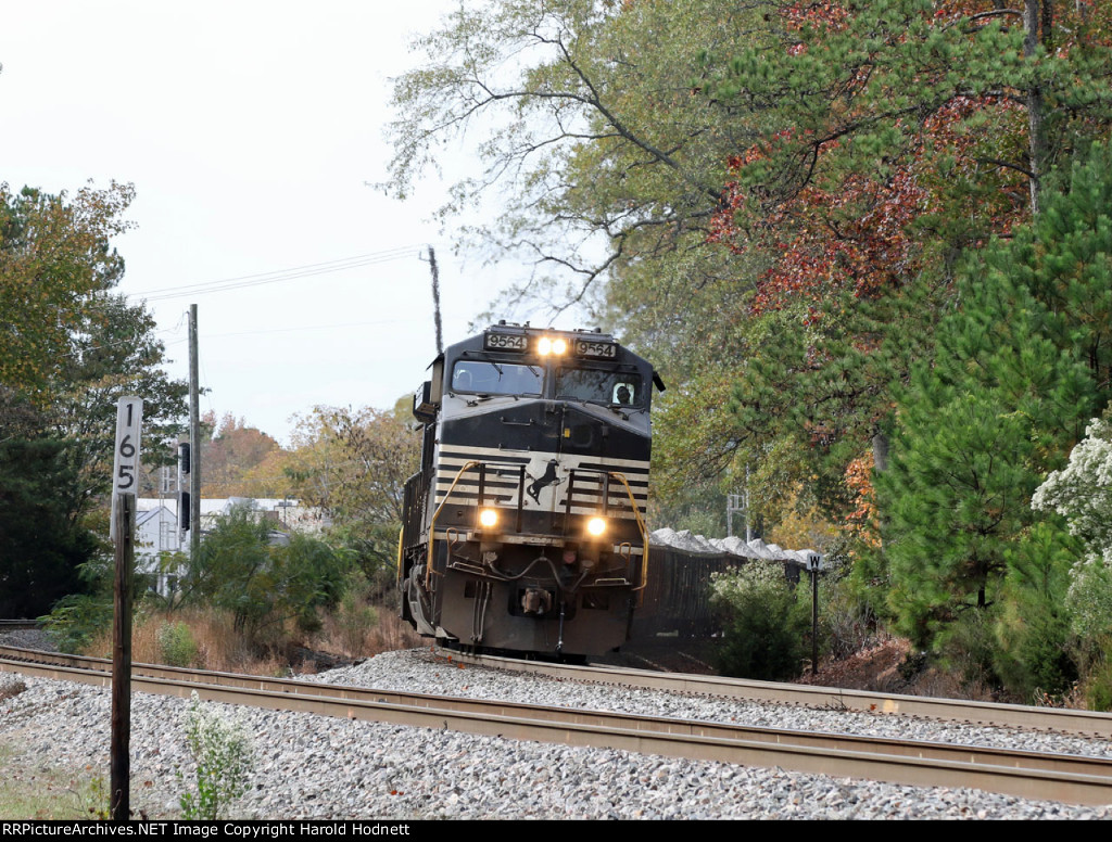 NS 9564 leads train 350